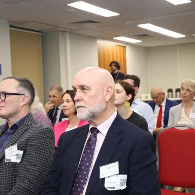 2025 12 01 13.22.14 2